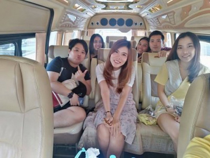เหมารถตู้ VIP รถตู้ทำทัวร์